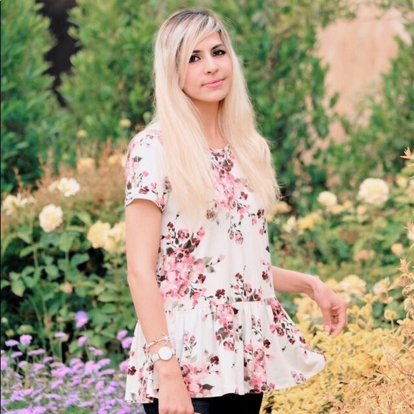 ⭐️Floral Blossom Peplum Top In Ivory⭐️ - Picture 3 of 6